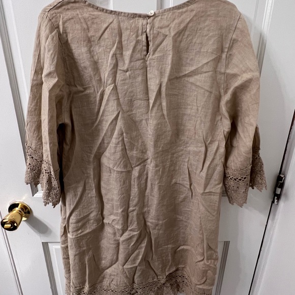 Woman’s dress - Picture 7 of 7